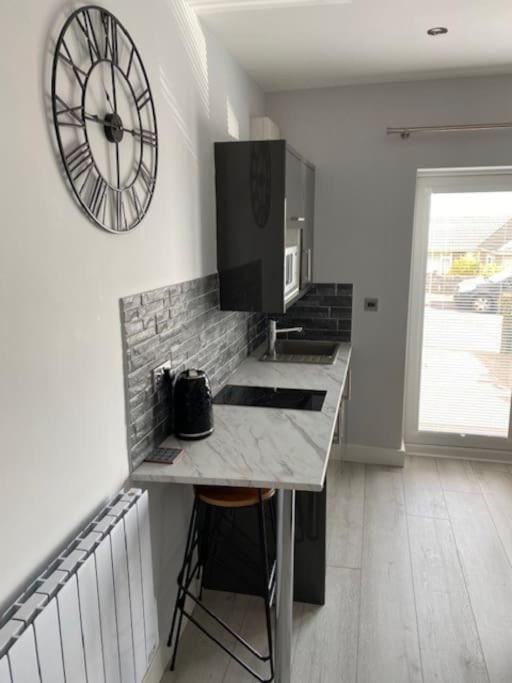 Luxury Mumbles View Studio Apartment Swansea Buitenkant foto